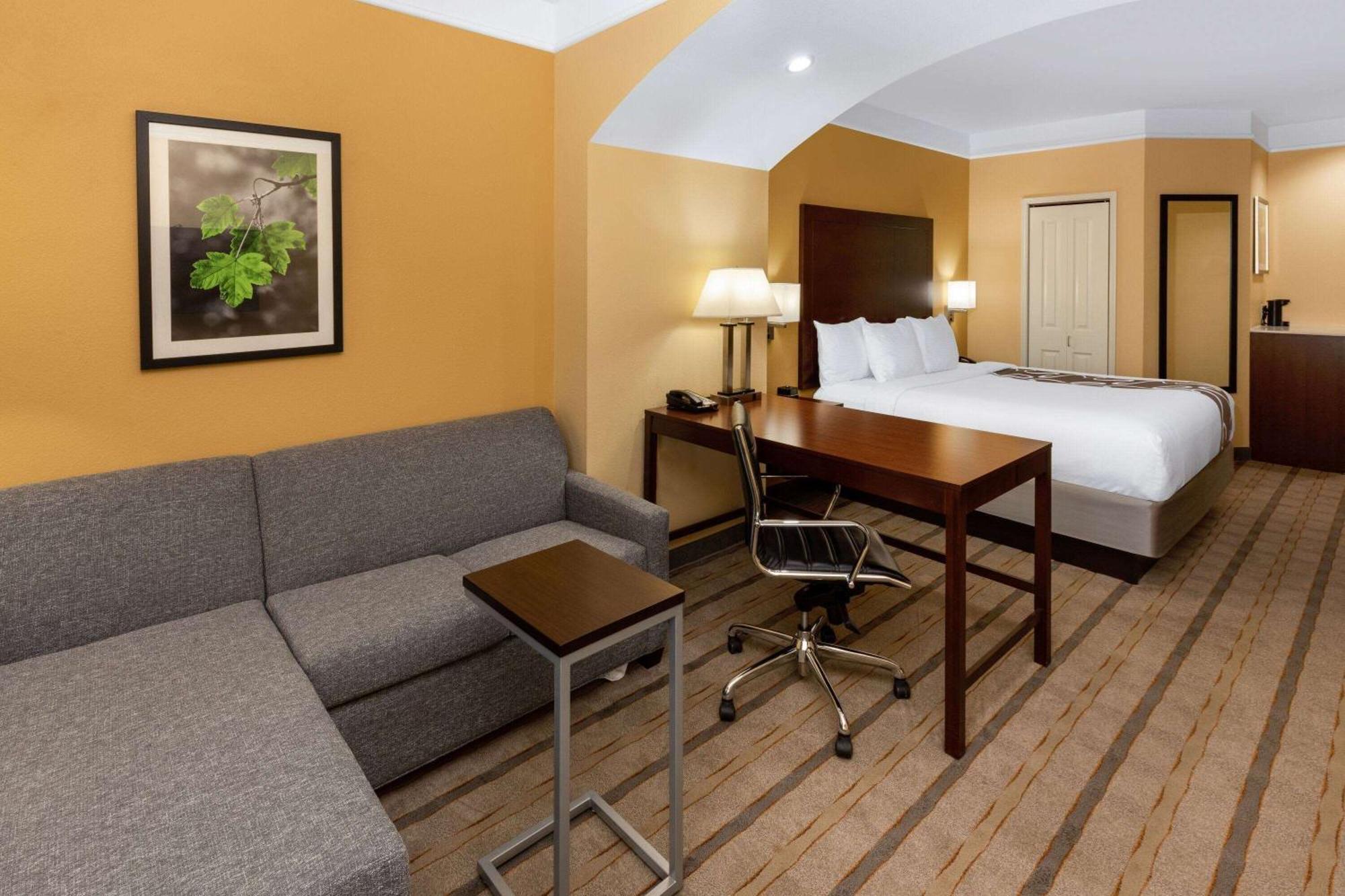 Executive King Room,1572703763:JPEG